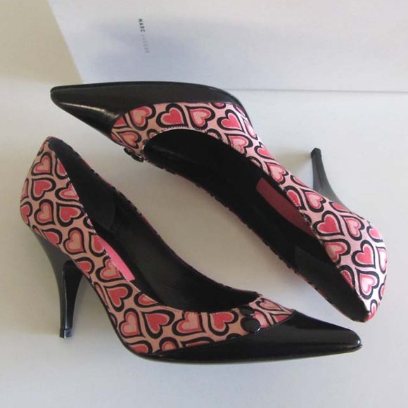 new MARC JACOBS whimsical heart black toe pumps 6 Italy - Picture 4 of 10